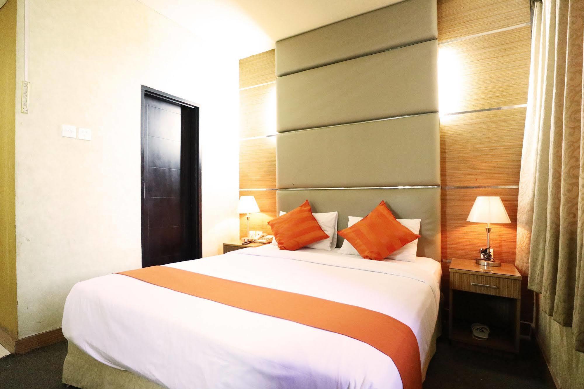 Mirah Hotel جاكرتا المظهر الخارجي الصورة